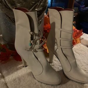 NEW Marc Jacobs Cream Platform Buckle Ankle Boot